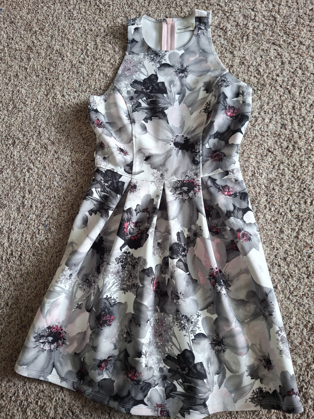 Sleeveless Floral Fit-and-Flare Dress in Gray and Pink